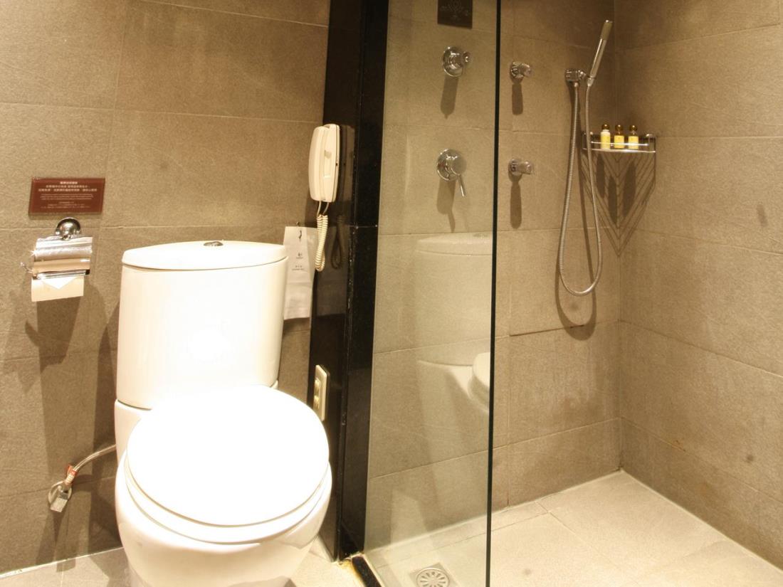 台中清新溫泉飯店(Fresh Fields Hotel)