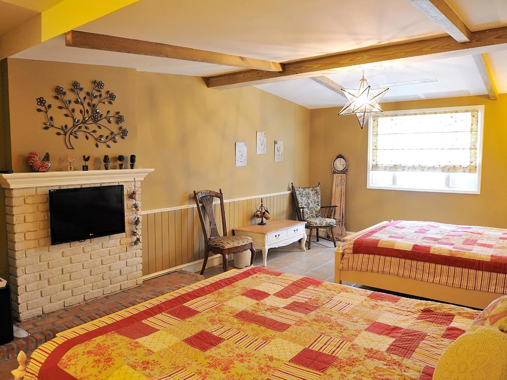 法札納鄉村民宿 (Fazhana Village B&B)