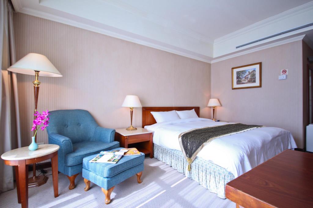 伯斯飯店(Grand Boss Hotel)
