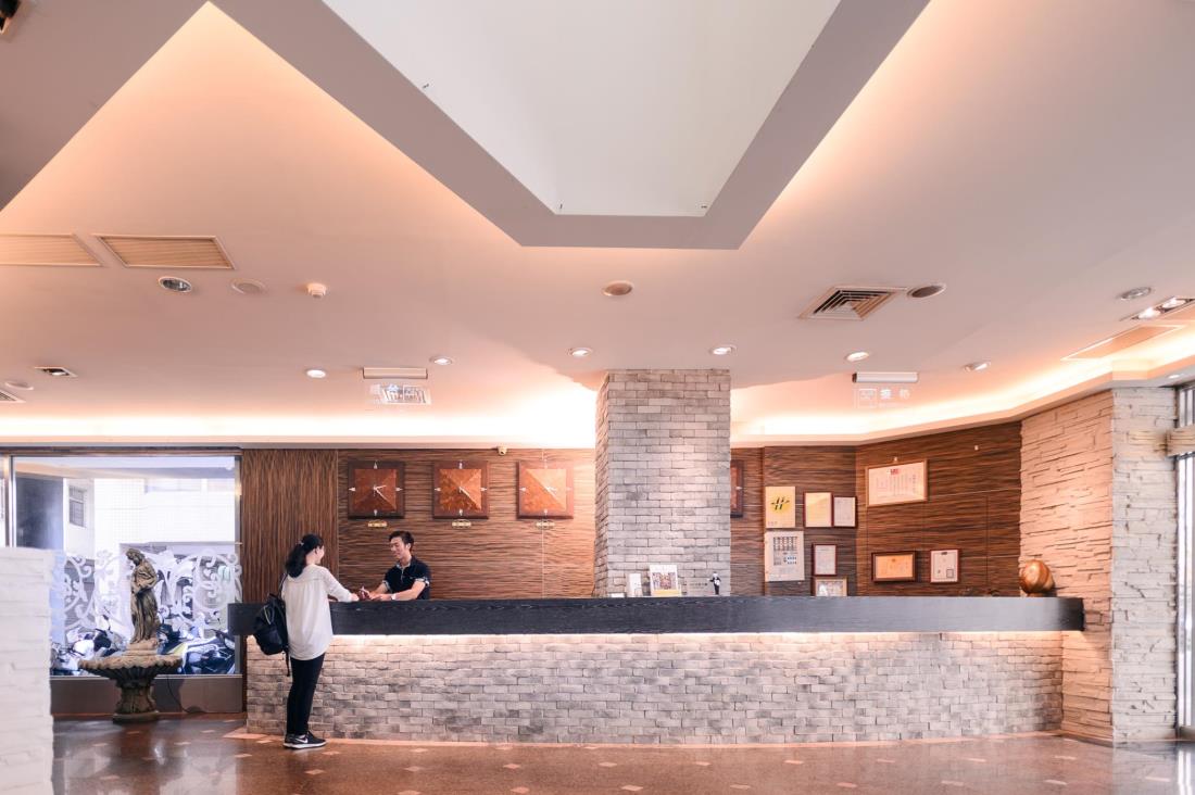 華登商務大飯店(Waugh Den Business Hotel)