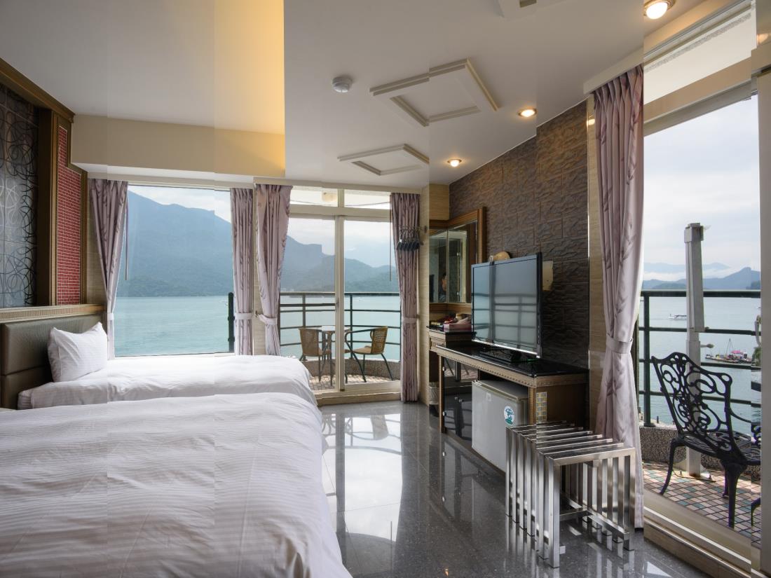 碼頭休閒大飯店(Harbor Resort Hotel)