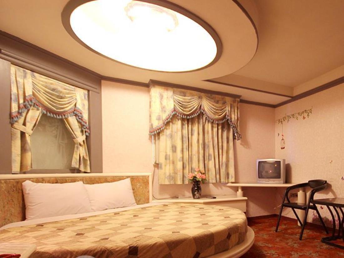 百老匯碟影旅館(Broadway Hotel)