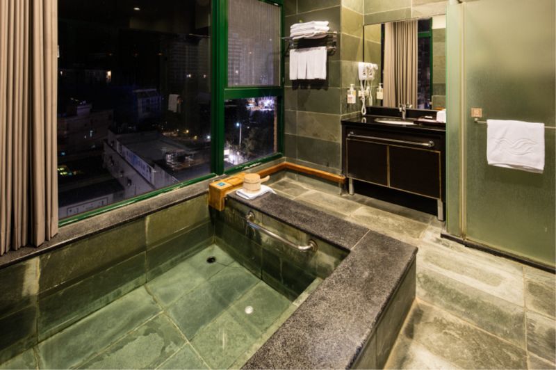 心曠神怡溫泉渡假飯店(Living Water Hotel)