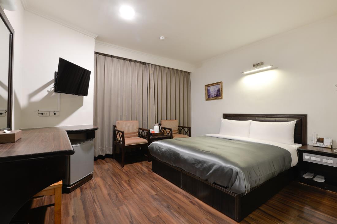 高雄假期商旅(Holiday Hotel)