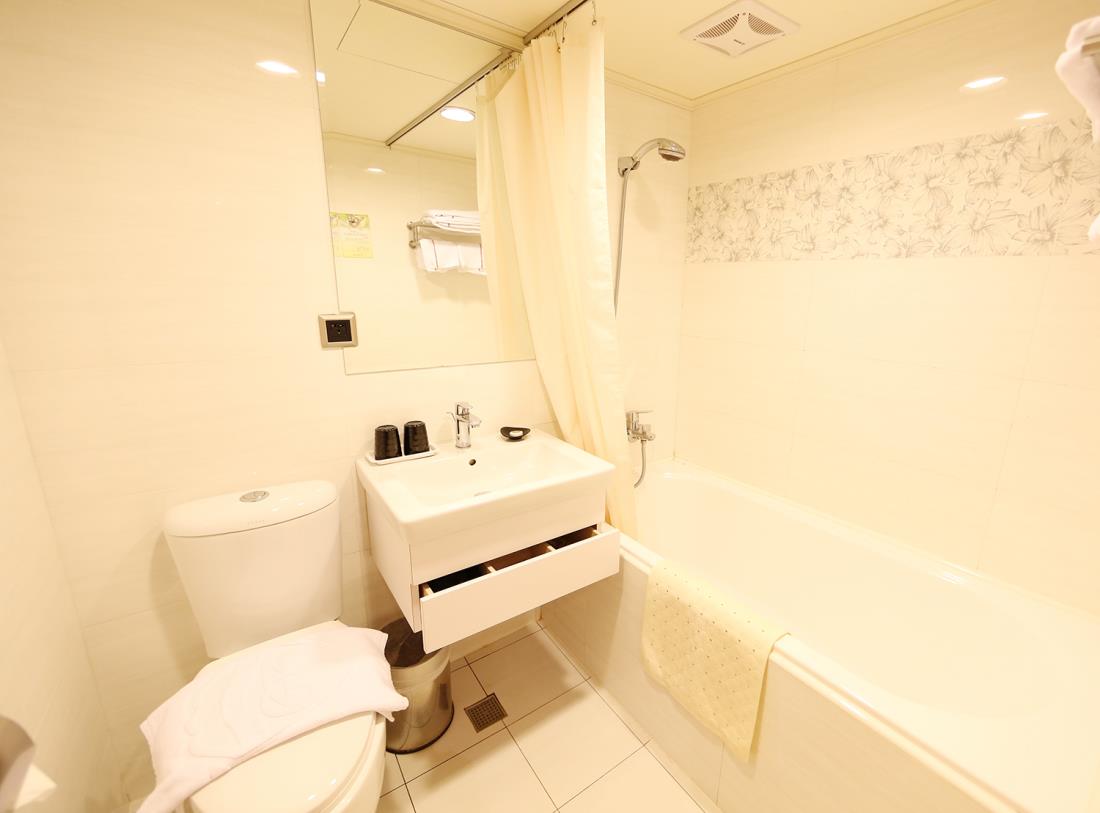 緻麗伯爵酒店(Grand Earl Hotel)
