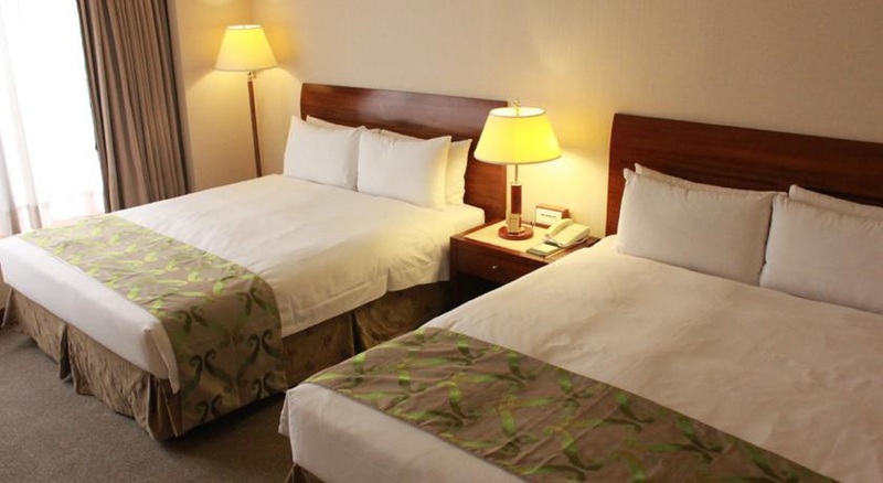 尊爵大飯店(Monarch Plaza Hotel)