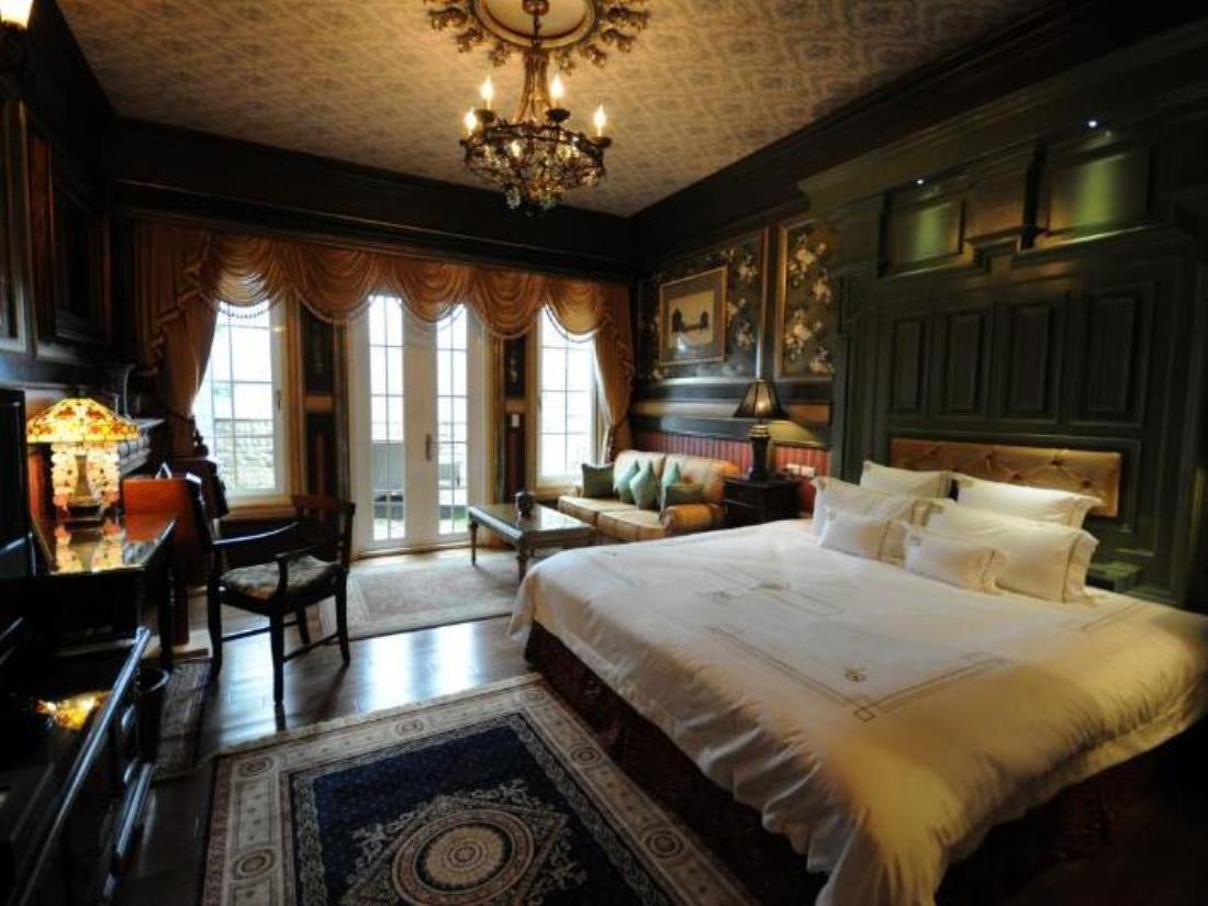 老英格蘭莊園(The Old England Hotel)