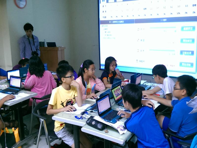 《數位學習》彰化市立圖書館邁向數位化 巨匠電腦－狀元奇機引領新學習