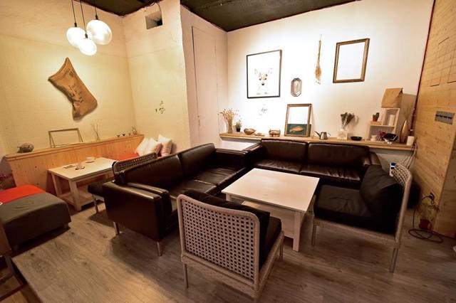 3 Cafe Studio