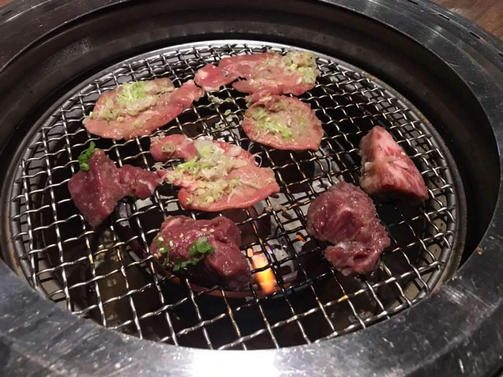 燒肉風間KAZAMA-台中公益路超人氣燒烤，台中人都推的燒肉店，專人服務超貼心(台中燒肉推薦)