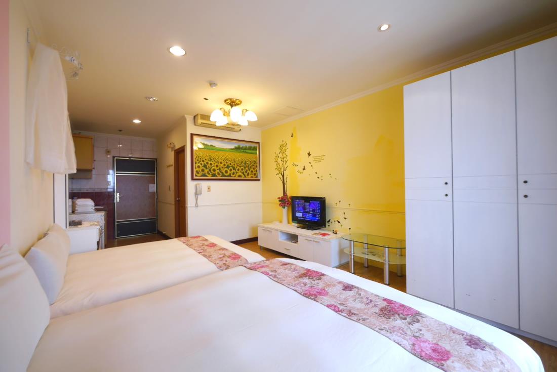 家家小屋(Each Family Service Apartment)