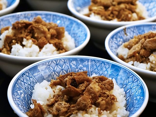 【料理食譜推薦】-原來只要幾個步驟，就能簡單做出令人垂涎三尺平民美食之王「滷肉飯」