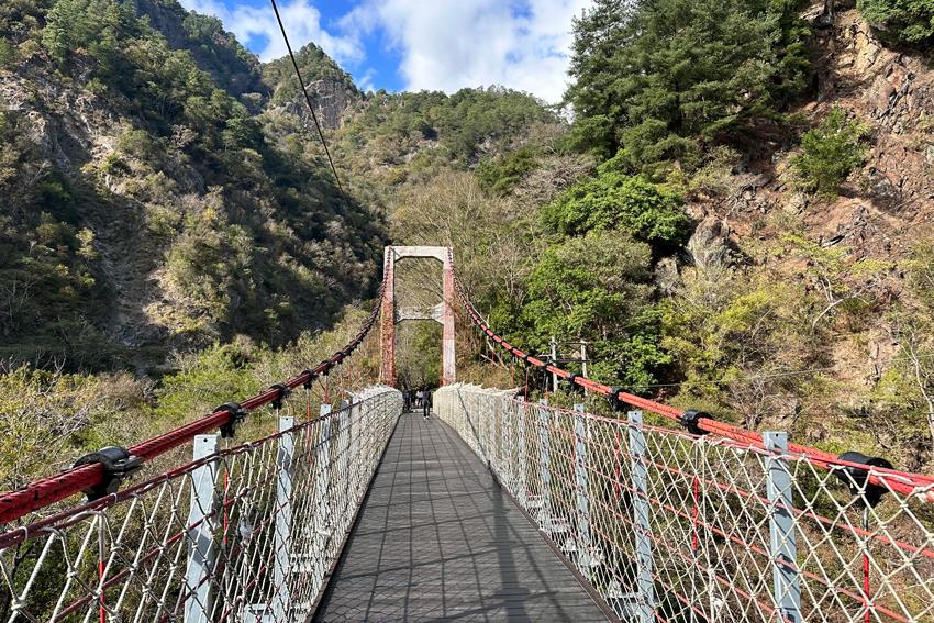 捎來吊橋