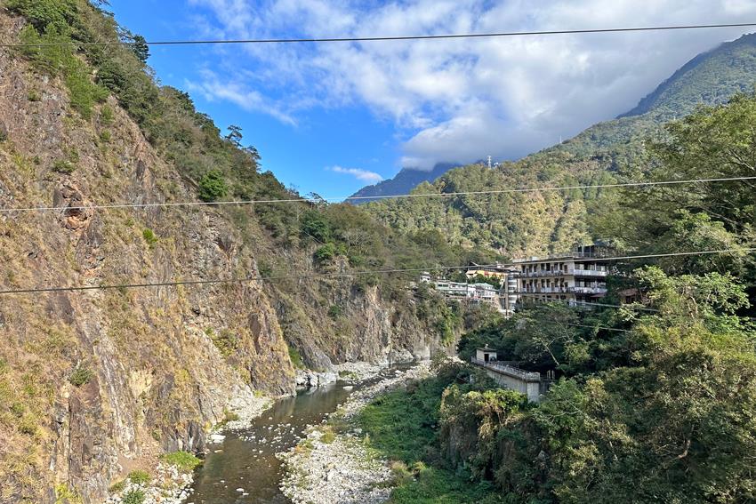 捎來吊橋