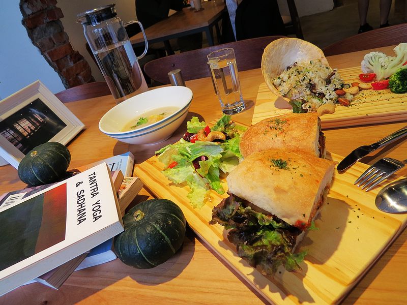鬍丘蔬食餐廳Algernon Food Meet(已停業)