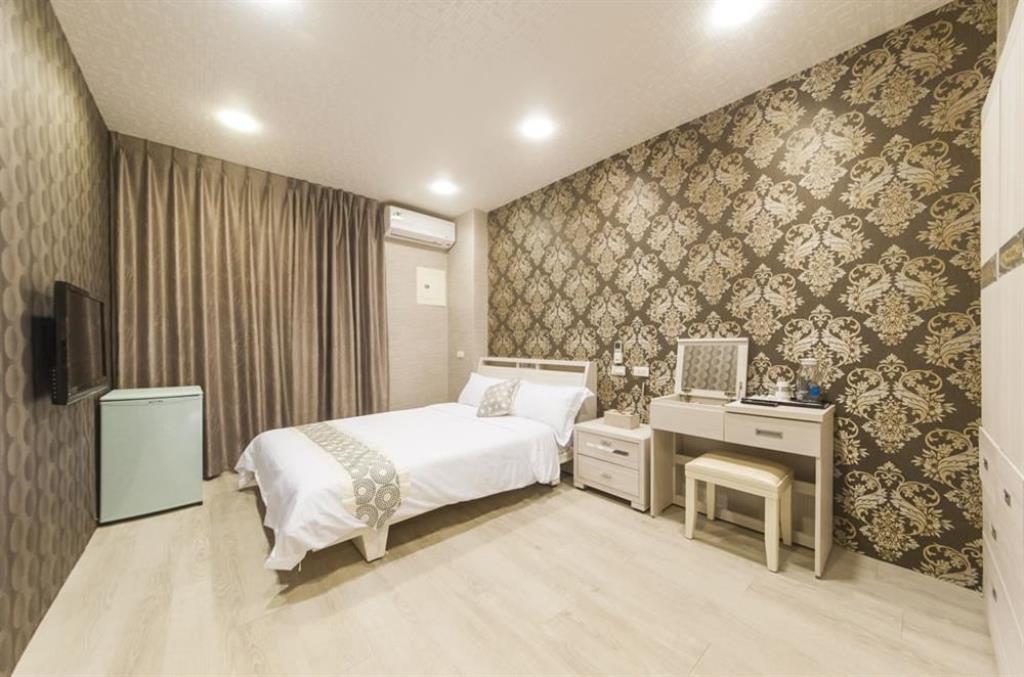 羅東夜市芊田民宿(Qingtian B&B)