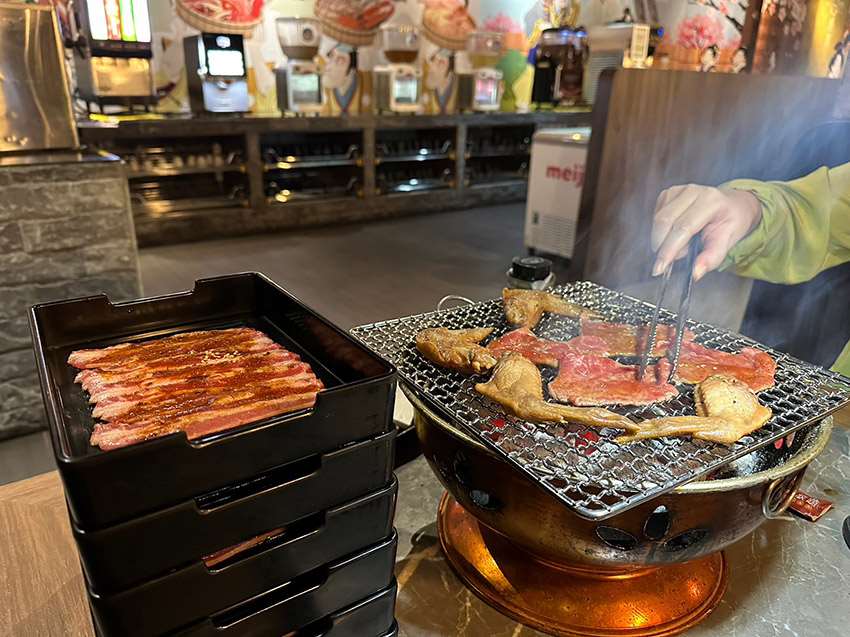 HOME燒肉 炭火烤肉焦香感十足｜台中永春店｜內含菜單｜台中平價吃到飽燒肉燒烤
