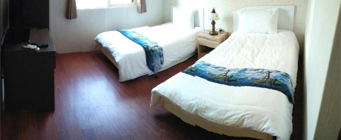老柚木民宿-紅屋頂海景館(Home and Teak Homestay)