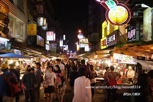 【基隆】廟口夜市美食必吃♥奶油螃蟹、鼎邊趖、泡泡冰、豬腳♥