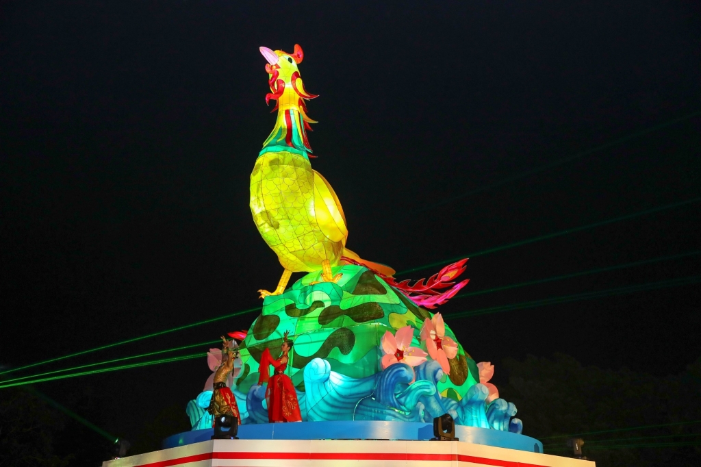 2017年中台灣元宵燈會-鳳凰展舞姿：台中、清水兩大燈區熱鬧開幕