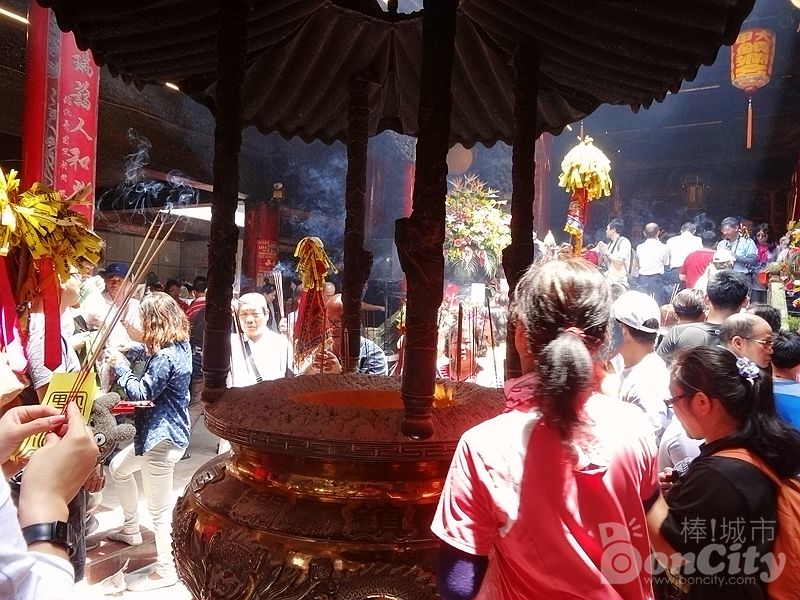 2017大甲媽祖回鑾-裕珍馨送墊轎金，Q版媽祖真吸睛