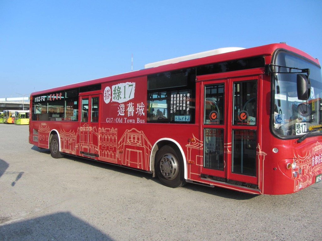 一上車就驚豔！綠17變身舊城觀光公車 帶旅客遊逛萬華、大稻埕更便利