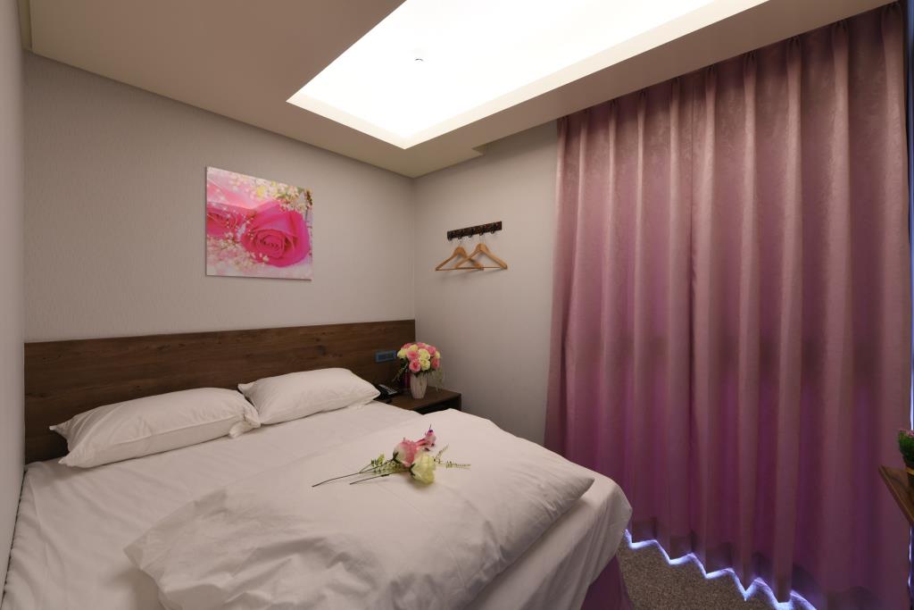 Nine & nine hotel new open with parking lot