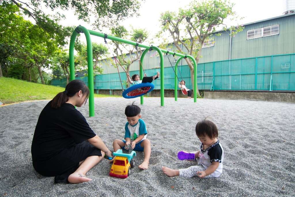 【大溪埔頂公園】全桃首座高空溜索啟用，打造共融式遊戲場