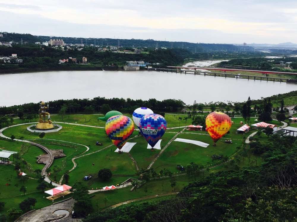 棒城市-6/18~6/26恐龍熱氣球超萌登場 帶你進入侏羅紀公園探索恐龍的世界!